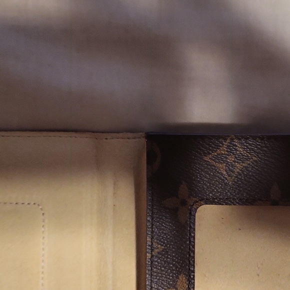 Louis Vuitton iPad holder - Picture 6 of 15